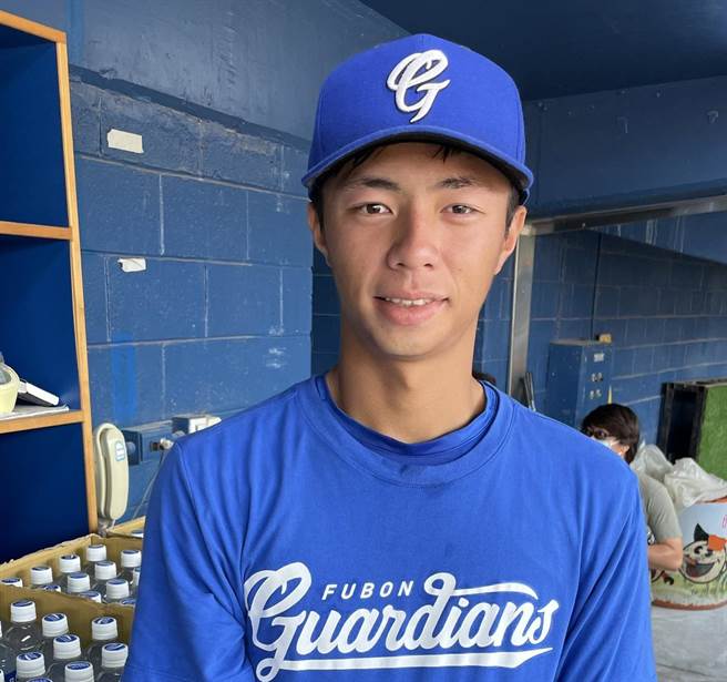 富邦悍将新秀蓝恺青歷经选秀会落选后以自行培训身分加入球队，19日迎来生涯一军初登板。（毛琬婷摄）
