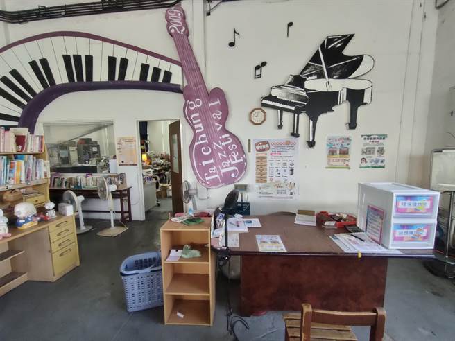 清净园区家电诊所窗口提供修理旧家电服务。（台中市环保局提供／陈淑芬台中传真）