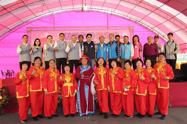 今年頭屋鄉樂齡學習中心新增1拓點教室，達成村里皆有拓點教室目標，20日辦理八村聯合開學典禮，為長輩提供在地學習機會。（何冠嫻攝）