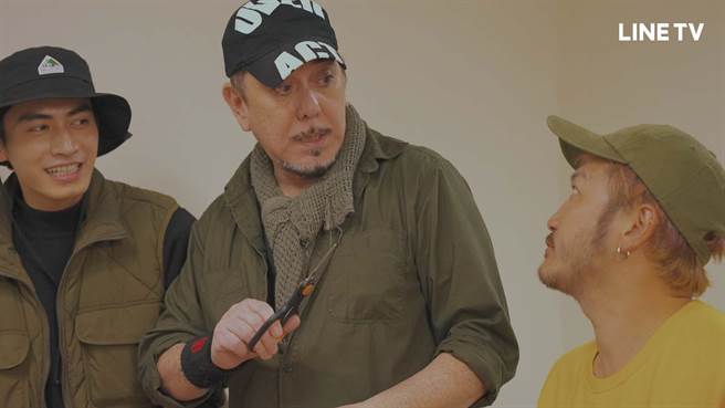 黄秋生（中）私下温暖感性。（LINE TV提供）