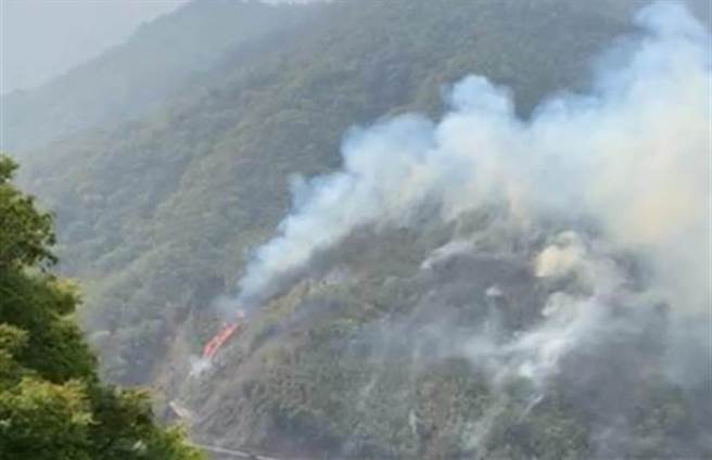 尖石鄉玉峰村20日近中午傳出火警。（翻攝照片／莊旻靜新竹傳真）