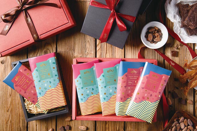 麗晶精品「ROU by T-HAM」伊比利火腿、培根巧克力禮盒。圖╱麗晶精品提供