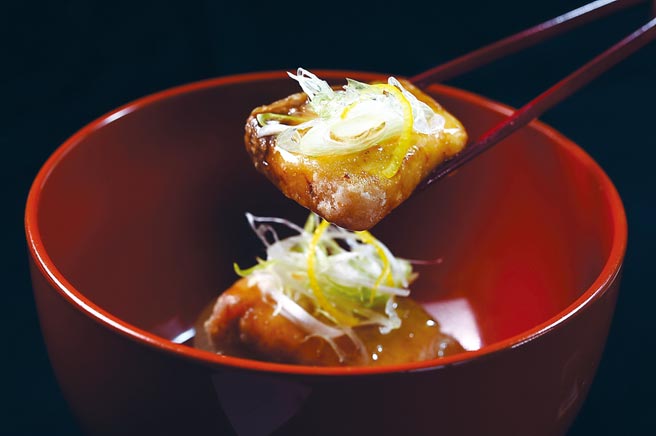 图为〈鰤鱼大根〉。图／姚舜