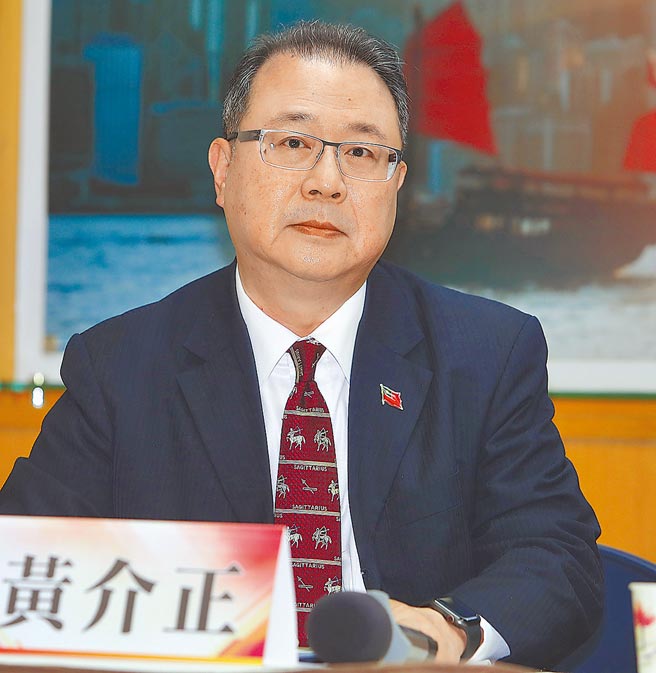 黄介正为美国乔治华盛顿大学政治学系博士，研究专长为大陆政策与两岸关系及政军兵棋推演，现为淡江大学战略研究所副教授、中华战略暨兵棋研究协会理事长，曾任陆委会副主委。