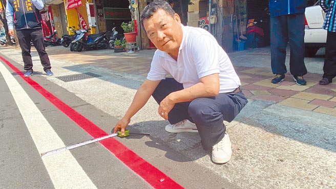 省道突画红线引发民怨，台中市议员吴显森呼吁应事先徵询地方意见，不要造成民眾不便。（王文吉摄）