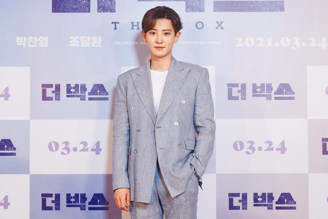 燦烈多劈風波後首度露面，前天為主演音樂電影《逐夢練習曲》宣傳。（采昌提供）