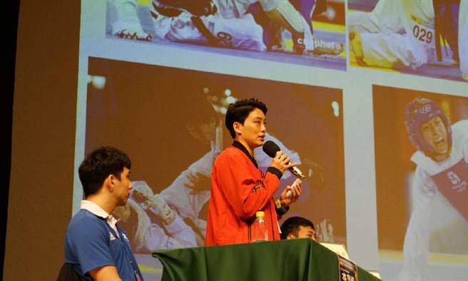 跆拳道好手苏丽文讲述比赛时受伤的情景和復建的过程。(图/台湾復健医学会、康健杂志提供）