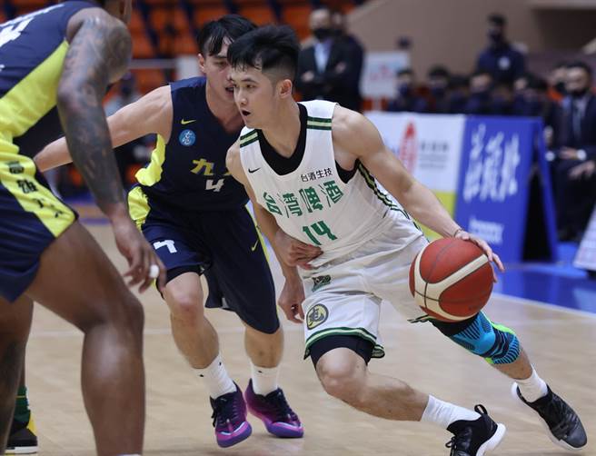 蔣淯安將因左膝半月板撕裂傷勢至少缺席4周以上時間。(中華籃協提供)