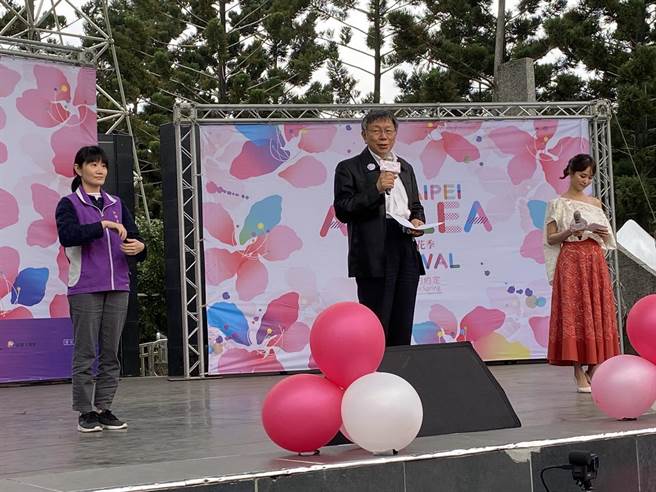 台北市长柯文哲今出席杜鹃花音乐会被问到是否愿意率先施打并未回应，但柯将赴和平医院视察施打情形。（游念育摄）