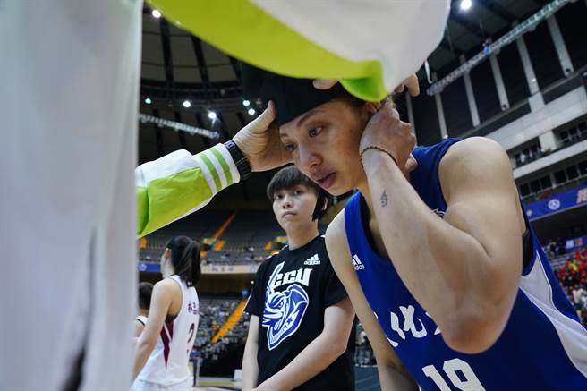 戴上学士帽，徐玉莲这个学年结束后就要挥别大学生活。（大专体总提供）