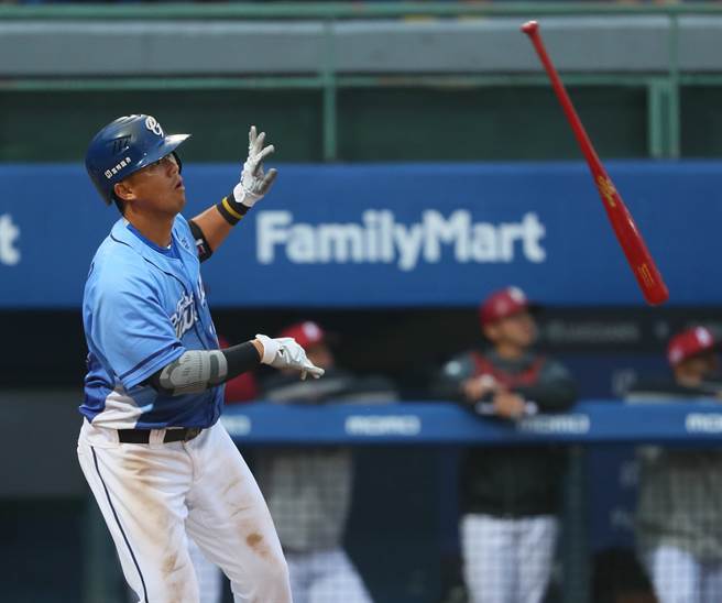 富邦悍將高國麟開轟。（陳怡誠攝）