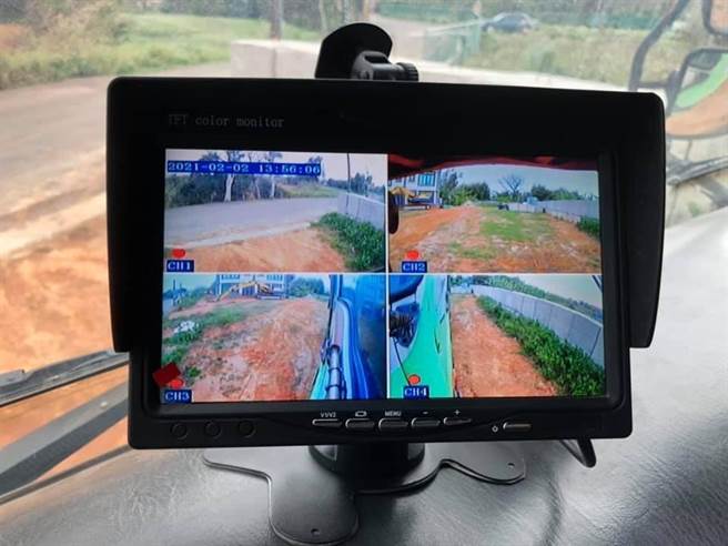 每逢周休二日及連續假期苗栗縣湧入大量人潮、車潮，苗栗縣警察局前往觀光景點進行交通安全宣導，維護用路安全。（警方提供／何冠嫻苗栗傳真）