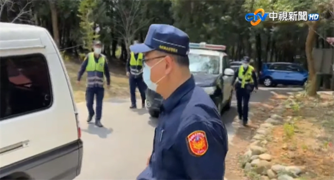 护理师独爬南投金龙山 惨遭抢劫绑树上（图/翻摄中视新闻）