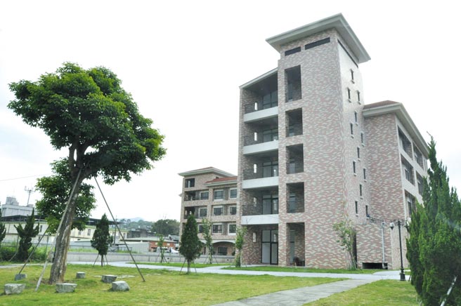 荷蘭村護理之家綠意盎然是年長者悠養身心最佳選項環境。 圖╱嚴強國