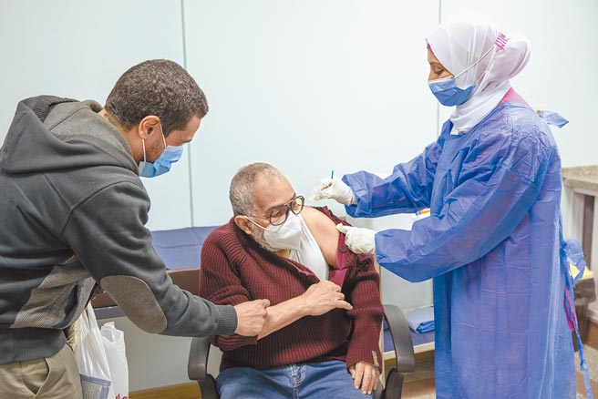 埃及人须自费打疫苗图╱美联社