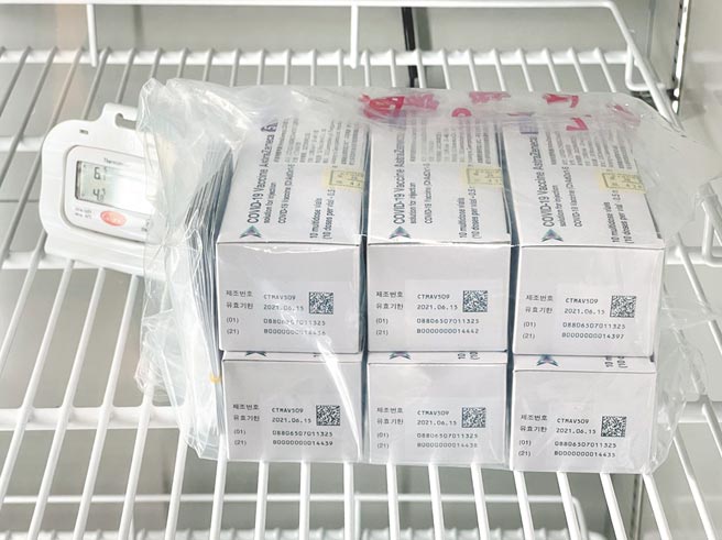 11.7萬劑AZ疫苗開打前送到各醫院，才發現效期只剩下不到3個月。（新光醫院提供／陳人齊台北傳真）