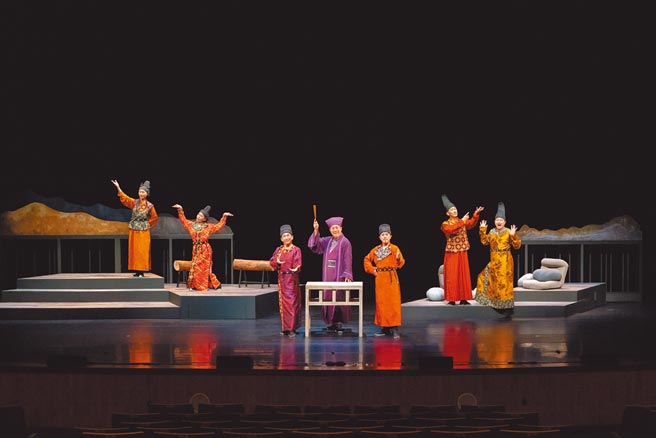 不打明星牌、不开记者会、不刻意宣传，相声瓦舍每次发表新作，总有固定的铁粉观眾，自发性地一场接一场购票欣赏。（相声瓦舍提供）