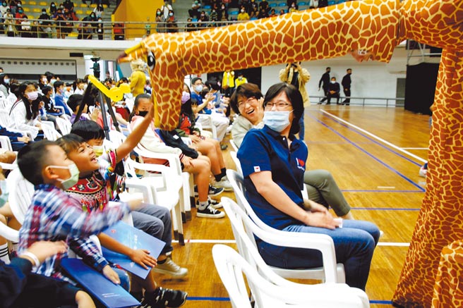 为提前庆祝儿童节，台东县府20日举行模范儿童表扬大会。（台东县政府提供／蔡旻妤台东传真）