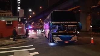 剛打工完遇死劫 21歲男騎士遭遊覽車撞死五股街頭