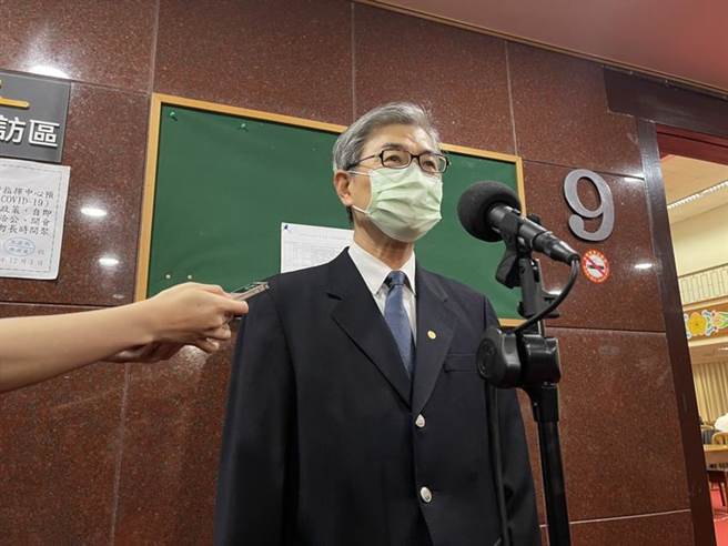 （金管會主委黃天牧表示，將來銀行相關調整制度要讓金管會滿意，才會准其開業。圖／彭禎伶）