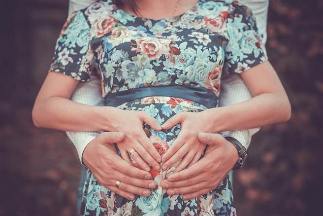 42岁面临卵巢衰退，她尝试这样做，半年后自然怀孕。(示意图/Shutterstock)