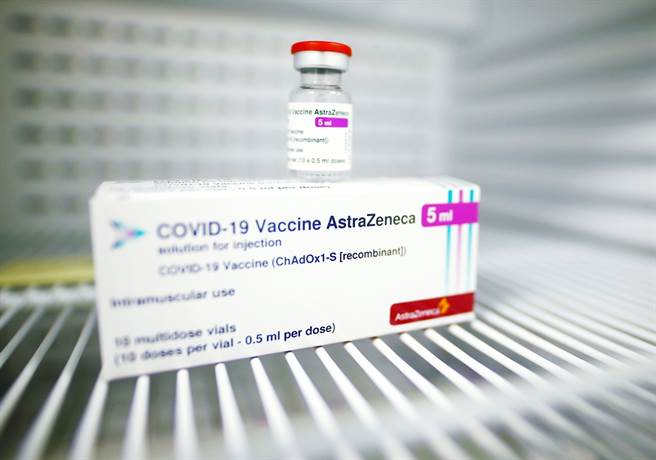 AZ新冠疫苗爆出血栓疑慮後，在歐洲民眾心中的安全信心驟降，最新民調數據顯示，超過5成的德國、法國受訪者認為AZ疫苗不安全。（圖／路透社）