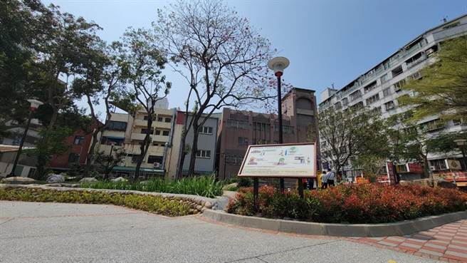 「西平大渔池文化公园」持续提供市民友善、舒适且具在地特色的休憩空间。（卢金足摄）