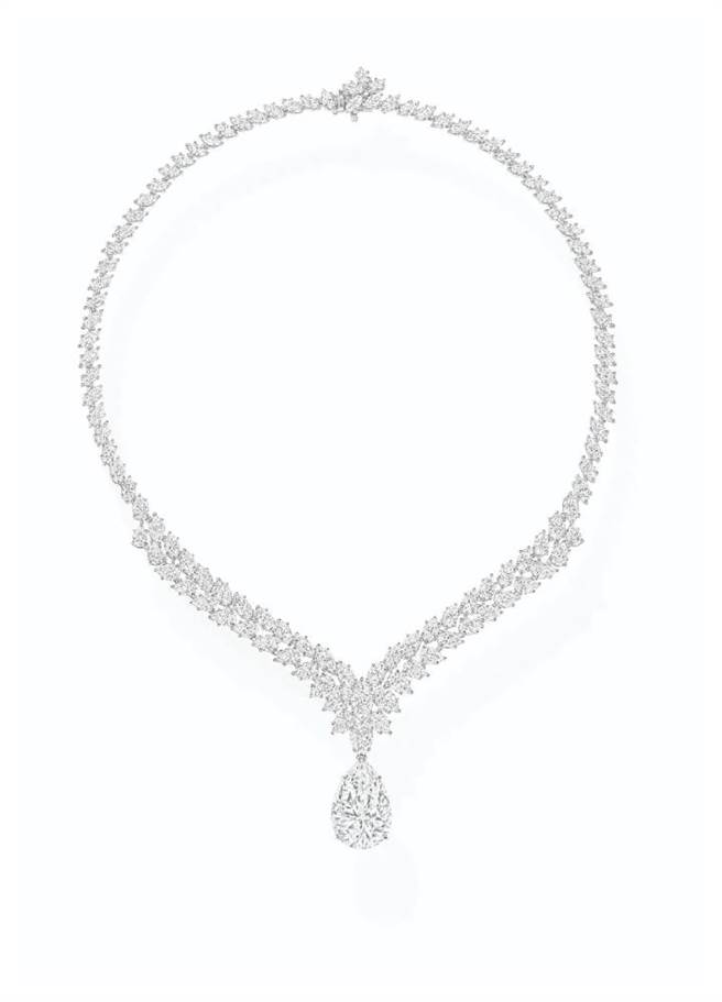 海瑞温斯顿顶级珠宝系列水滴型切工钻石项炼，主石为34.27克拉水滴型Type IIa美钻，4亿25万元。（Harry Winston提供）