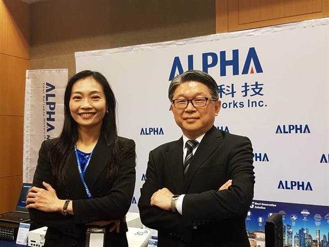 明泰今日举行法说会，董事长黄文芳和总经理林裕钦宣称明泰已铺好5G的最后一哩路，今年业绩有望再拚成长。（图／郑淑芳）