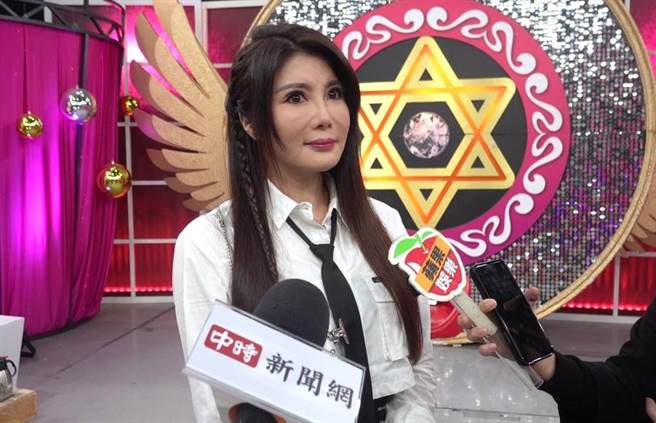 艺人杨丽菁谈及逝世好友刘真数度哽咽。(照片/游定刚 拍摄)