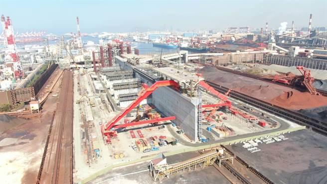 落实陈其迈市长改善空品，罗达生副市长亲访中钢关心新建煤矿封闭式建筑工程进度。