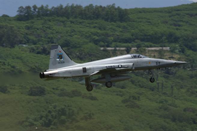 2架失事F-5E机务情况出炉 空军司令部：皆正常(图/陈姓航空迷提供)