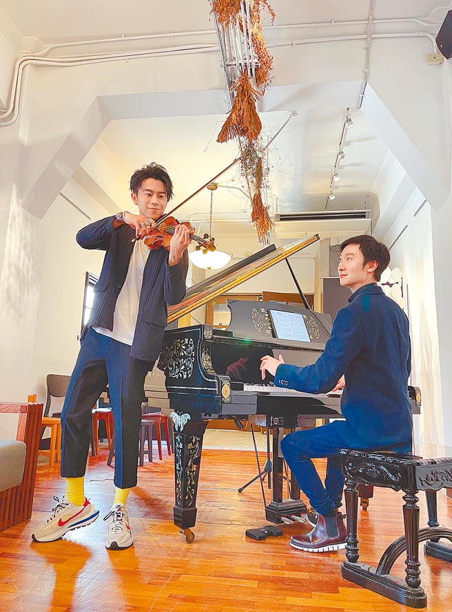 廖柏雅（左）日前受邀参加联合国CSW全球女权线上论坛。（喜鹊娱乐提供）