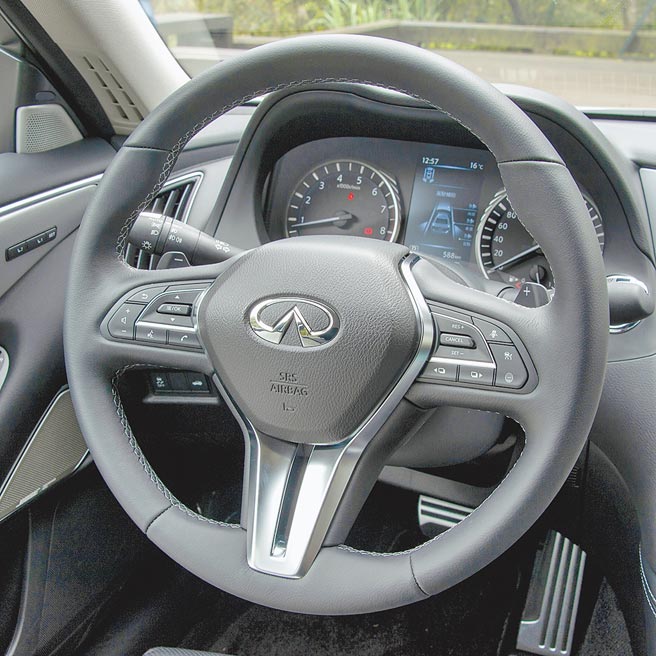 方向盤具語音控制功能。（陳大任攝）