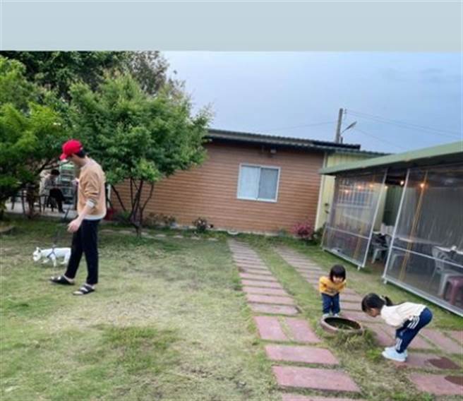 江宏杰父兼母职，照顾小小爱和小小杰。(图/翻摄自江宏杰IG)