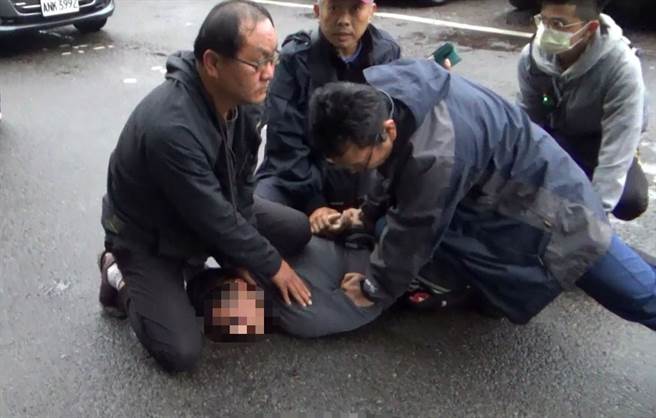 南投县鱼池乡金龙山，掳人劫财强盗落网。（民眾提供／廖志晃南投传真）