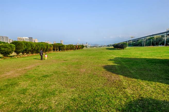「新竹左岸草地跑跑音乐趴」27日将左岸草原登场。（罗浚滨摄）