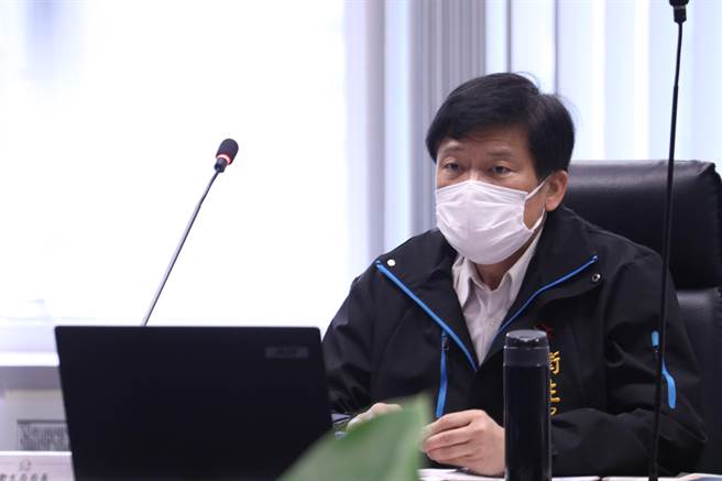 台中市卫生局长曾梓展专案报告「卫生所行政相验服务」，每年到宅行政相验服务量约5200件，占中市每年死亡人数约30％。（卢金足摄）