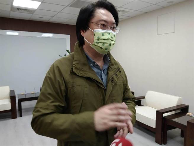 市长林右昌表示，医护人员是优先施打对象，至于他自己则遵照指挥中心安排。（陈彩玲摄）