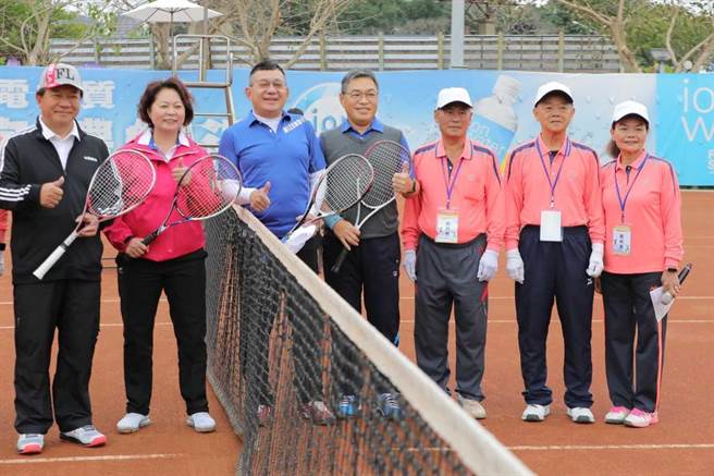 議長盃除了可以達到運動健身的目的，也藉此交流地方上的各項議題。（新北市議會提供）