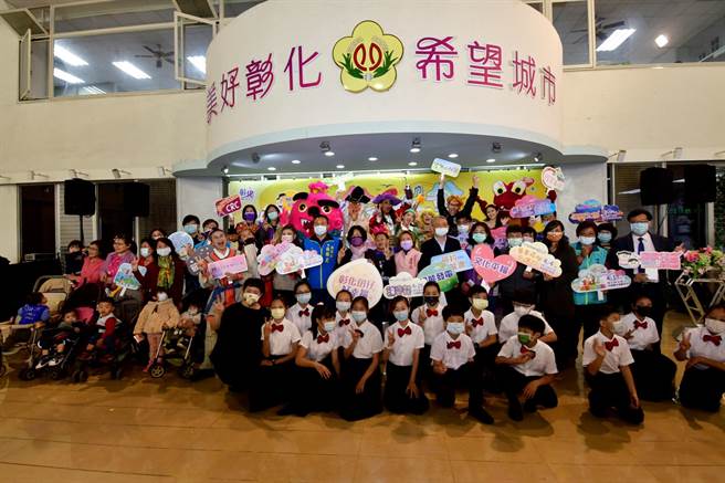 慶祝兒童節，彰化縣政府找來六大優質兒童劇團，帶來8場次經典兒童劇演出，巡迴全縣8大生活圈，要讓孩子們一整個月都有好戲可欣賞。（謝瓊雲攝）