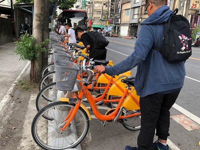 YouBike投保率仅3成，桃园研拟祭出锁卡禁骑，提升投保比率，避免民眾骑乘遇事故无法理赔。(蔡依珍摄)