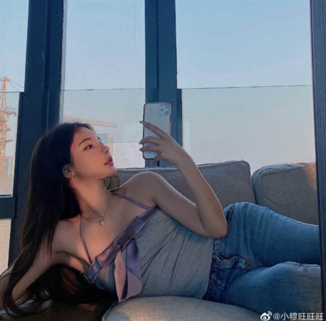 穆雅斕曾多次引發爭議，造成人氣逐漸下滑。(圖/翻攝自微博)