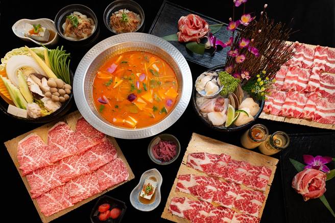 華國但馬屋平日限定「雙人小和美」套餐贈送快樂梅花豬，及加購海鮮盆優惠。（華國大飯店提供）