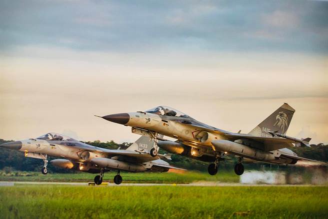 英國著名史學家認為，若美國讓台灣落入中國大陸之手，等同將全球霸權之位拱手相讓。（圖／國防部發言人臉書）