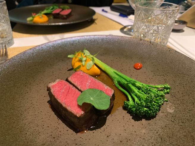 主餐澳洲M5和牛。（吴奕萱摄）
