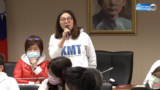 国民党召委陈玉珍率国民党团奇袭，让疫苗採购调阅小组照案顺利通过。（资料照／摘自立法院直播画面）