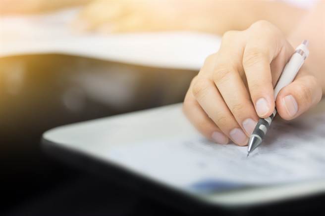 有网友在网路上发现一份大陆电子公司的面试考题，因为题目太过简单忍不住PO上网分享。(示意图／达志影像)