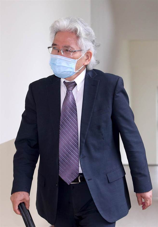 行政院人事总处人事长施能杰澄清并未「仇军」。（黄世麒摄）