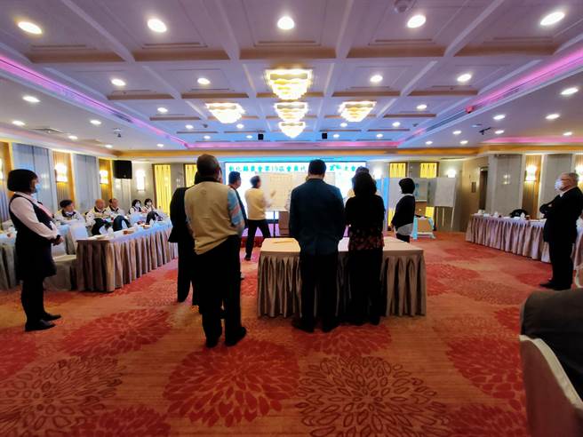 彰化縣農會24日在員林市昇財麗禧酒店舉辦第19屆會員代表大會，會中意外平和也「順利」選出15席理事、5席監事及5席全國農會代表。(吳建輝攝)